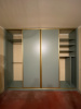 Шкаф-купе встроенный серый с золотым профилем