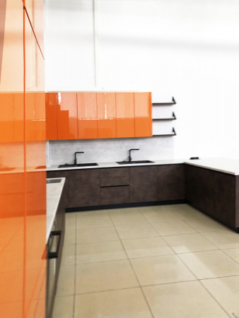 Встроенная кухня с барной стойкой "Комбо"